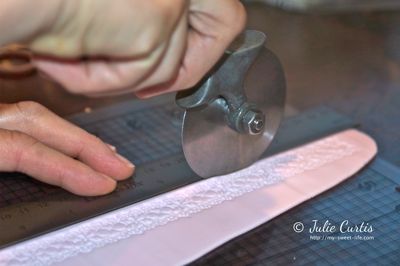lacecutting
